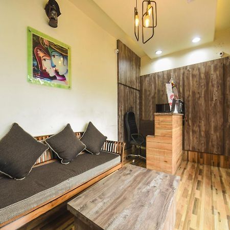 Oyo 7905 Holiday Inn Dalhousie Bagian luar foto