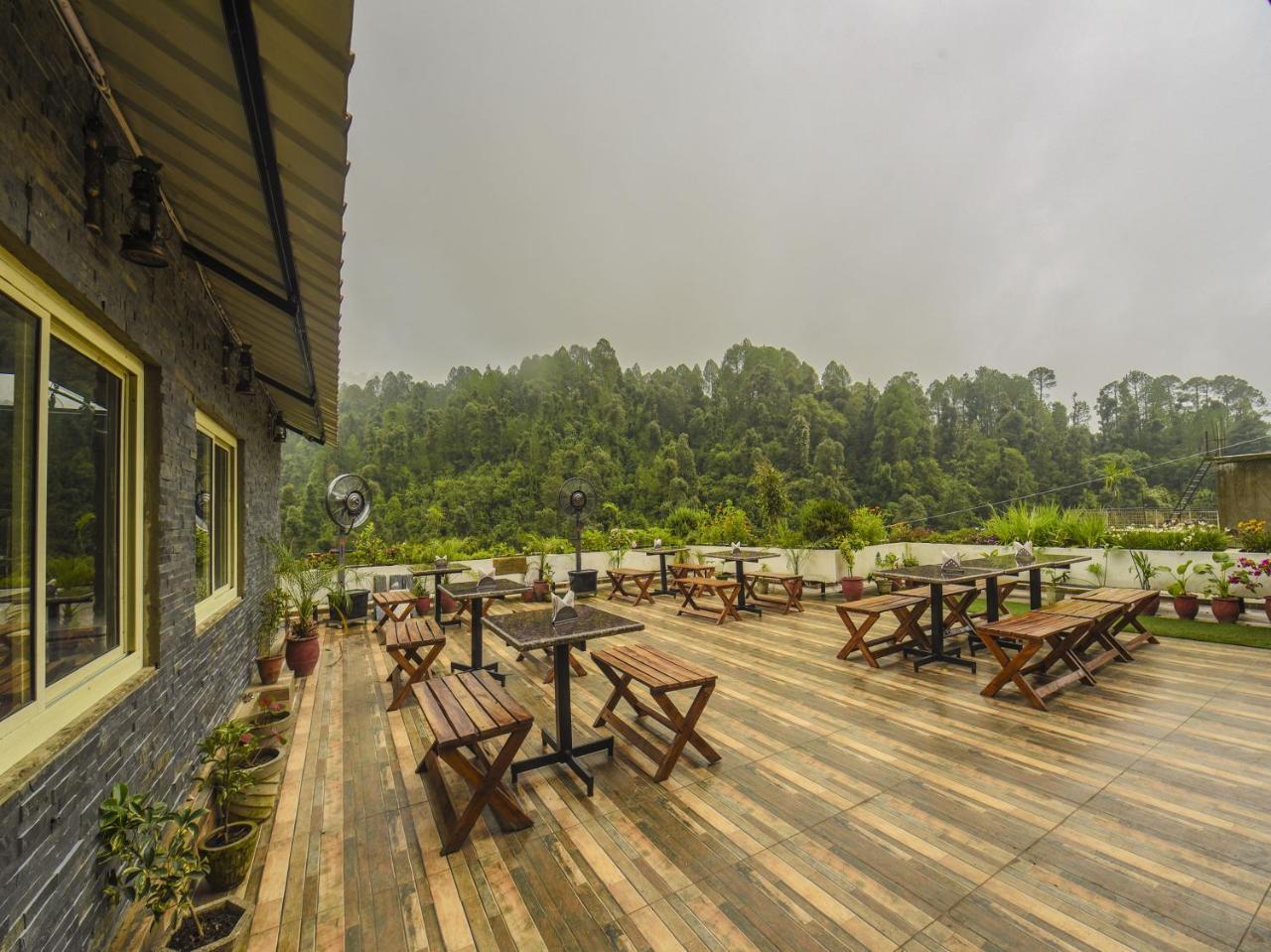 Oyo 7905 Holiday Inn Dalhousie Bagian luar foto