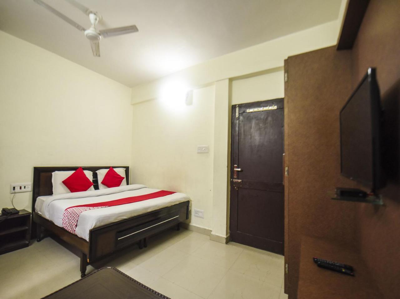 Oyo 7905 Holiday Inn Dalhousie Bagian luar foto