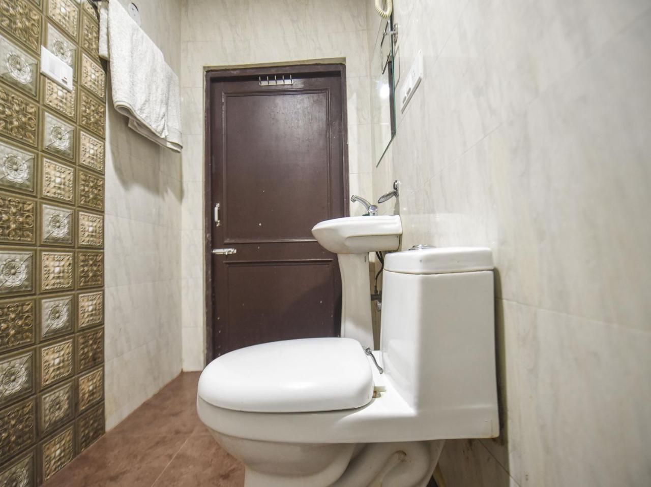 Oyo 7905 Holiday Inn Dalhousie Bagian luar foto